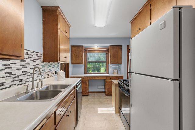 8528 Columbus Avenue S, Bloomington, MN 55420