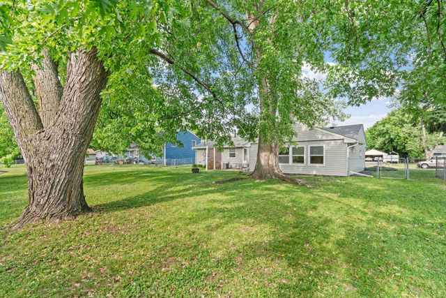 8528 Columbus Avenue S, Bloomington, MN 55420