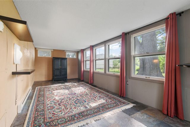 8528 Columbus Avenue S, Bloomington, MN 55420