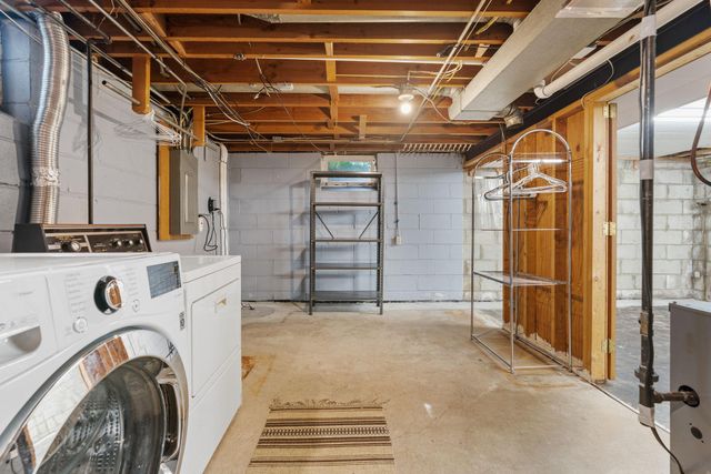 8528 Columbus Avenue S, Bloomington, MN 55420
