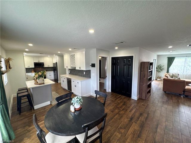 1019 Wyomi DR, Fort Myers, FL 33919