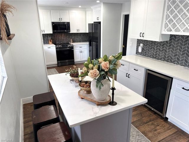 1019 Wyomi DR, Fort Myers, FL 33919