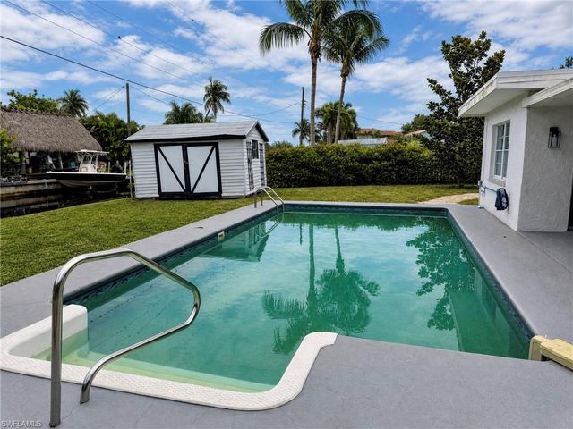 1019 Wyomi DR, Fort Myers, FL 33919