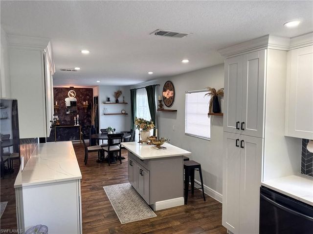 1019 Wyomi DR, Fort Myers, FL 33919