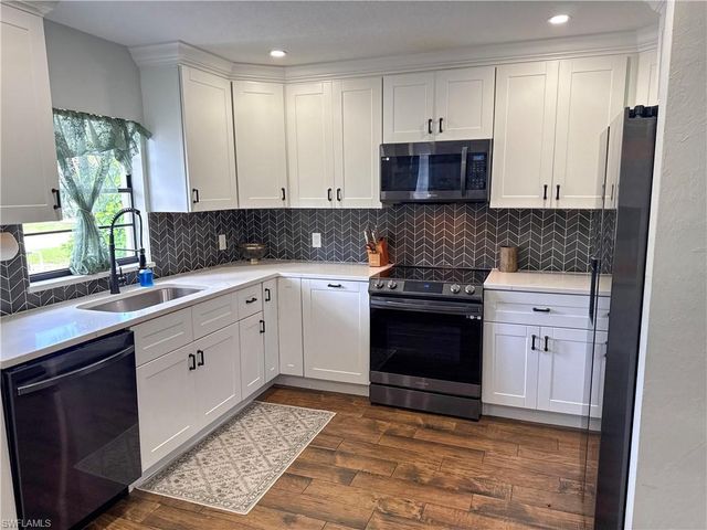 1019 Wyomi DR, Fort Myers, FL 33919