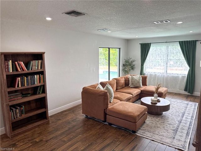 1019 Wyomi DR, Fort Myers, FL 33919