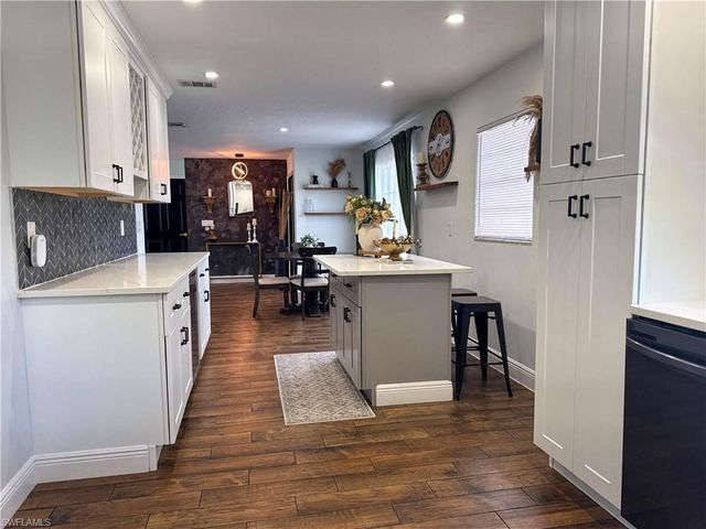 1019 Wyomi DR, Fort Myers, FL 33919