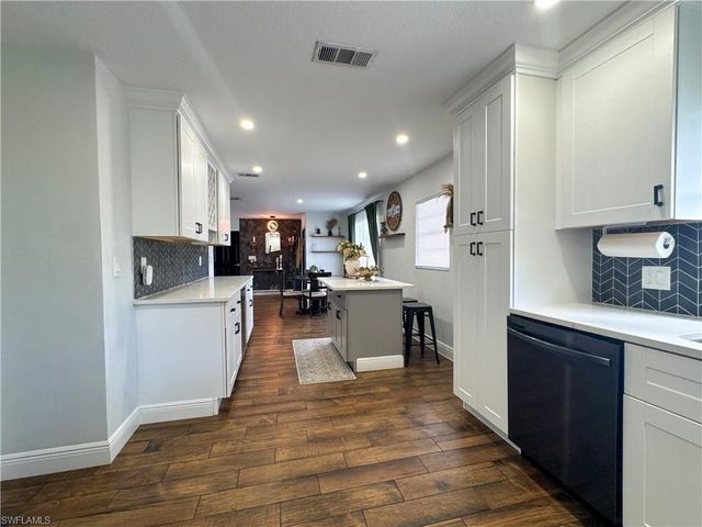 1019 Wyomi DR, Fort Myers, FL 33919