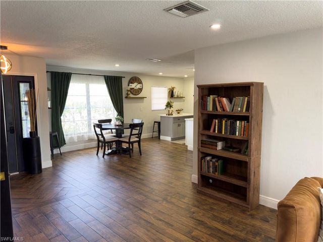 1019 Wyomi DR, Fort Myers, FL 33919