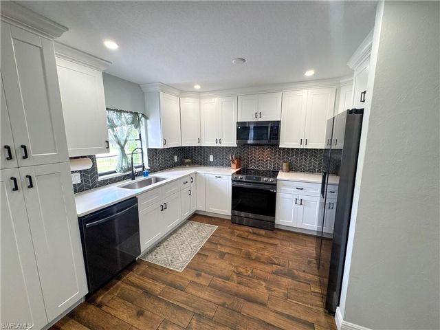 1019 Wyomi DR, Fort Myers, FL 33919