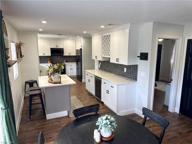 1019 Wyomi DR, Fort Myers, FL 33919