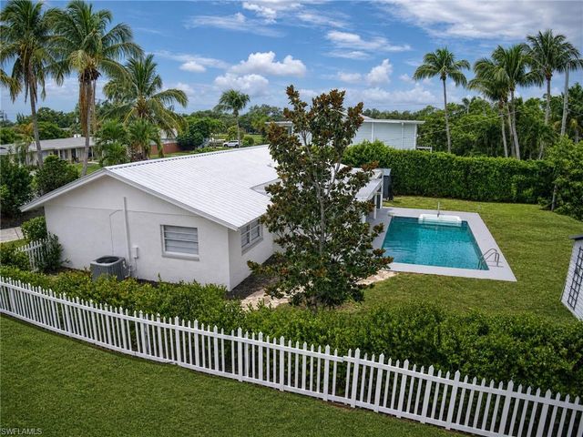 1019 Wyomi DR, Fort Myers, FL 33919