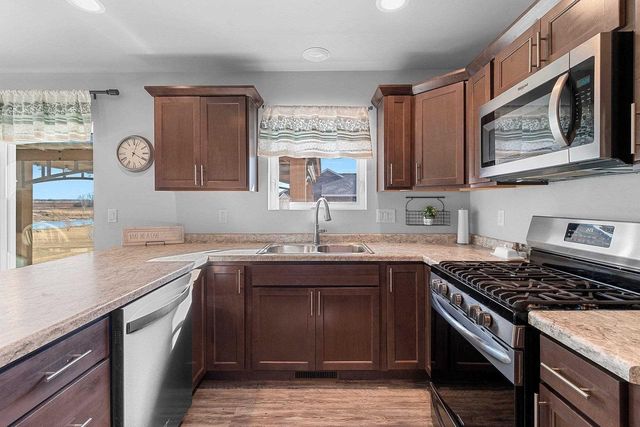 2301 CAMPFIRE COURT, Kaukauna, WI 54130