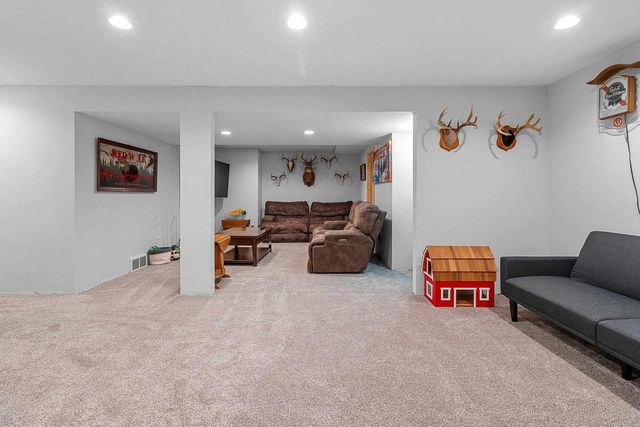 2301 CAMPFIRE COURT, Kaukauna, WI 54130