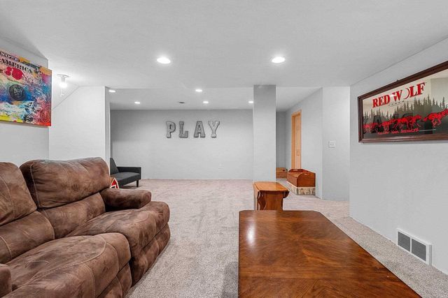 2301 CAMPFIRE COURT, Kaukauna, WI 54130