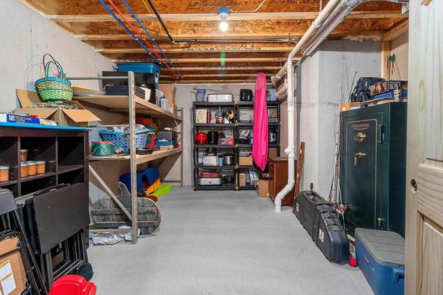 2301 CAMPFIRE COURT, Kaukauna, WI 54130