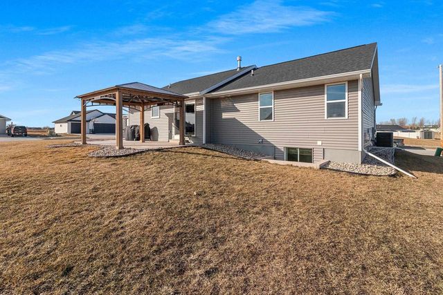 2301 CAMPFIRE COURT, Kaukauna, WI 54130