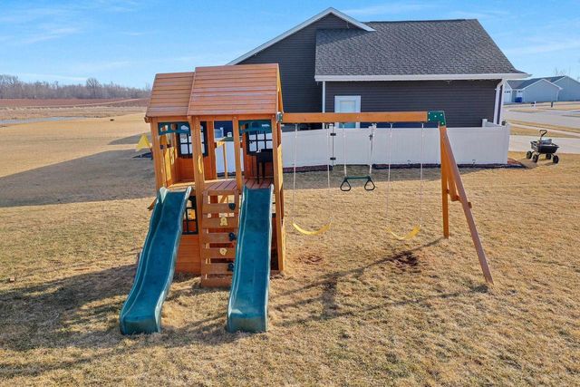 2301 CAMPFIRE COURT, Kaukauna, WI 54130