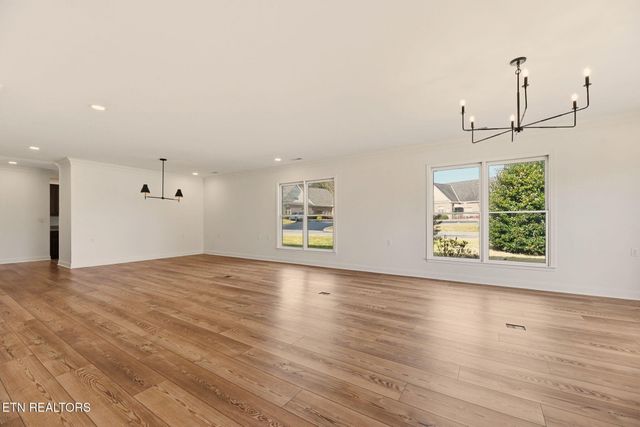 100 Dancer Lane, Oak Ridge, TN 37830