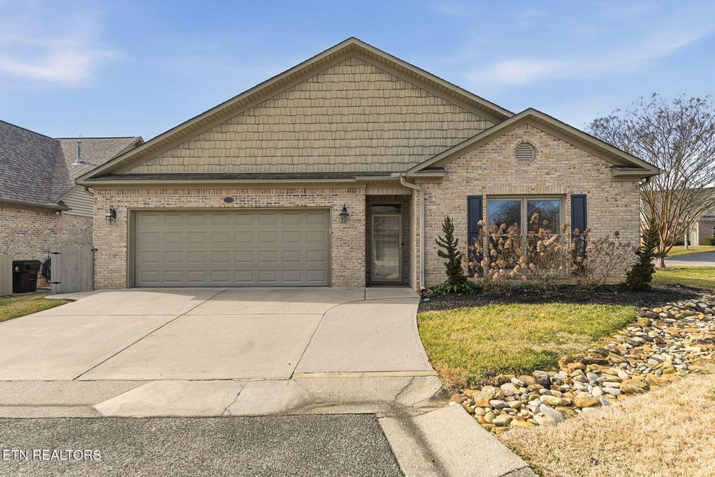 100 Dancer Lane, Oak Ridge, TN 37830