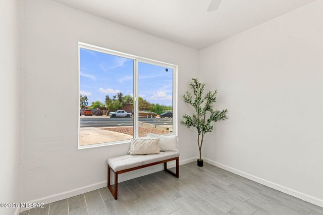 8261 E Kenyon Drive, Tucson, AZ 85710