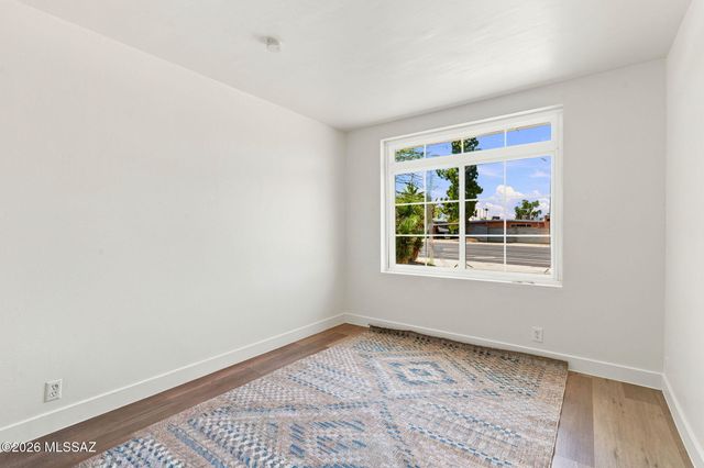 8261 E Kenyon Drive, Tucson, AZ 85710