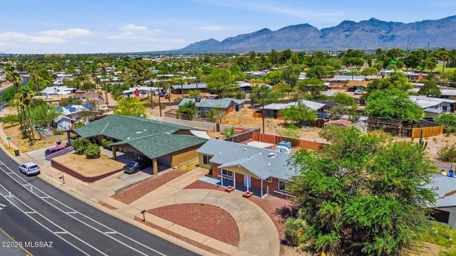 8261 E Kenyon Drive, Tucson, AZ 85710