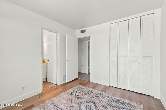 8261 E Kenyon Drive, Tucson, AZ 85710