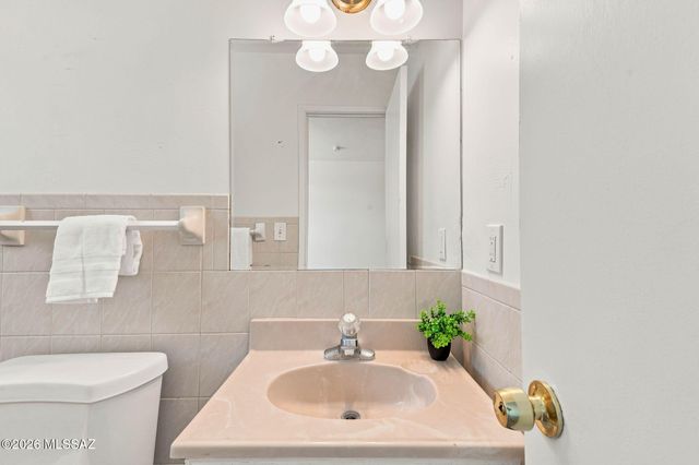 8261 E Kenyon Drive, Tucson, AZ 85710