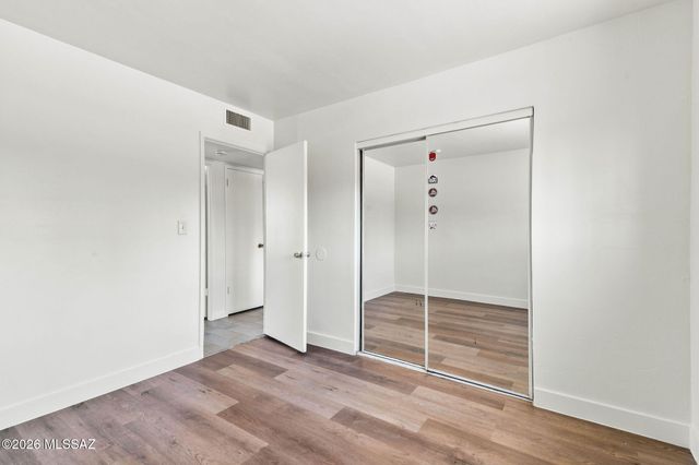 8261 E Kenyon Drive, Tucson, AZ 85710