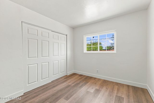 8261 E Kenyon Drive, Tucson, AZ 85710