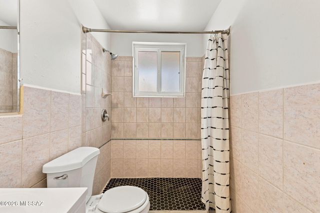 8261 E Kenyon Drive, Tucson, AZ 85710