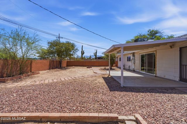 8261 E Kenyon Drive, Tucson, AZ 85710