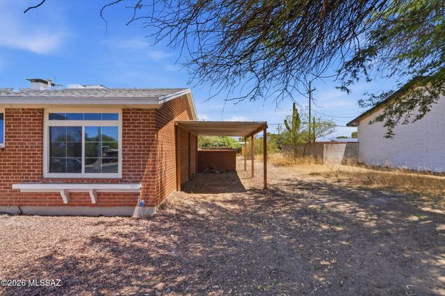 8261 E Kenyon Drive, Tucson, AZ 85710