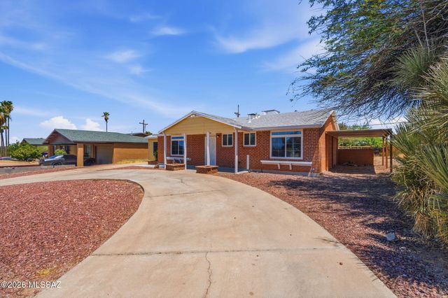 8261 E Kenyon Drive, Tucson, AZ 85710