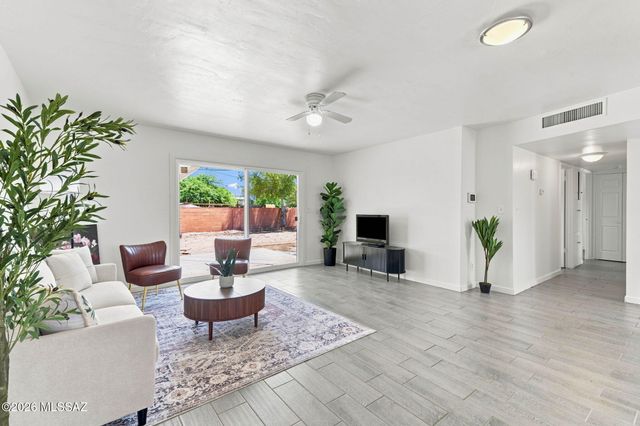 8261 E Kenyon Drive, Tucson, AZ 85710