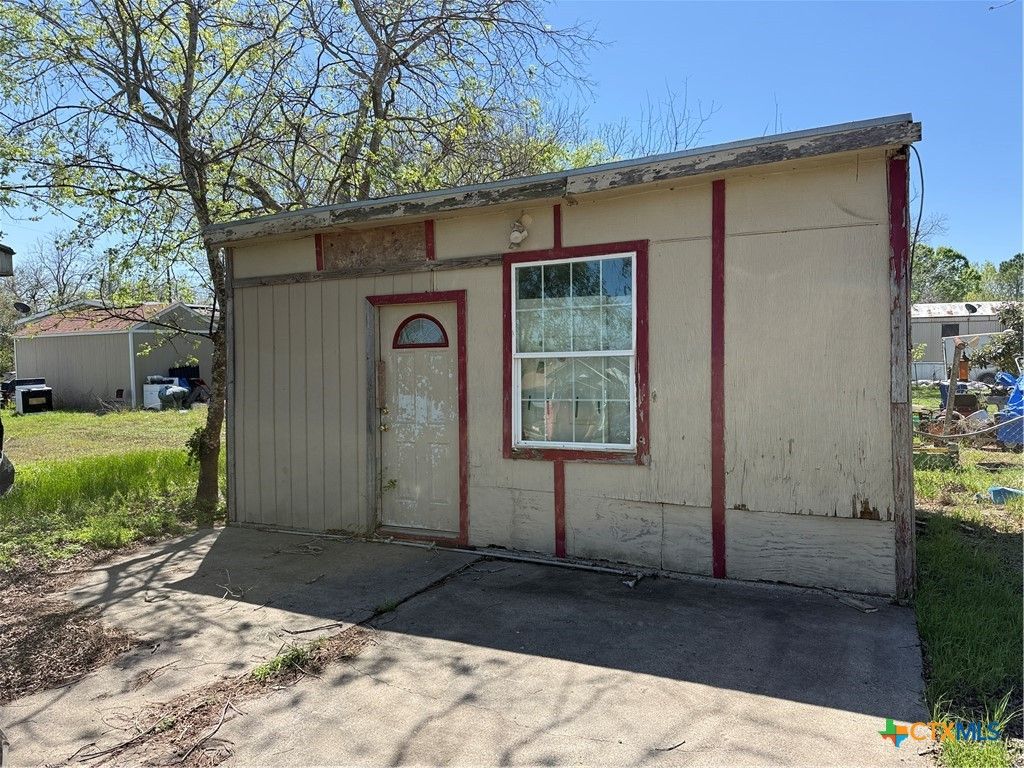 Image 17 of property listing at 2411 Mumphord Street, Victoria, TX 77901