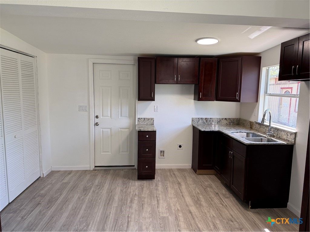 Image 3 of property listing at 2411 Mumphord Street, Victoria, TX 77901