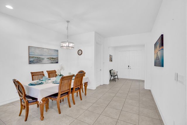 5585 40th Avenue, Vero Beach, FL 32967