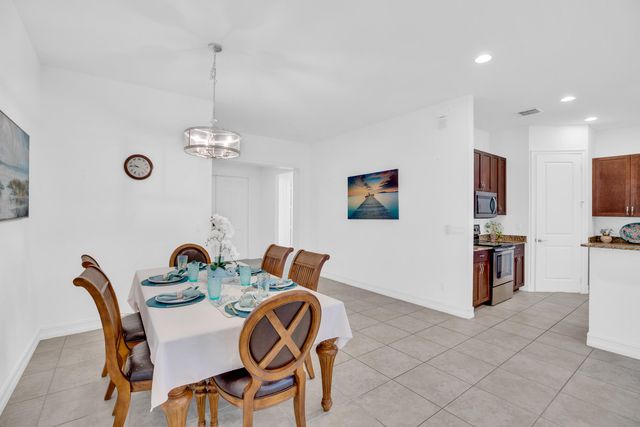 5585 40th Avenue, Vero Beach, FL 32967