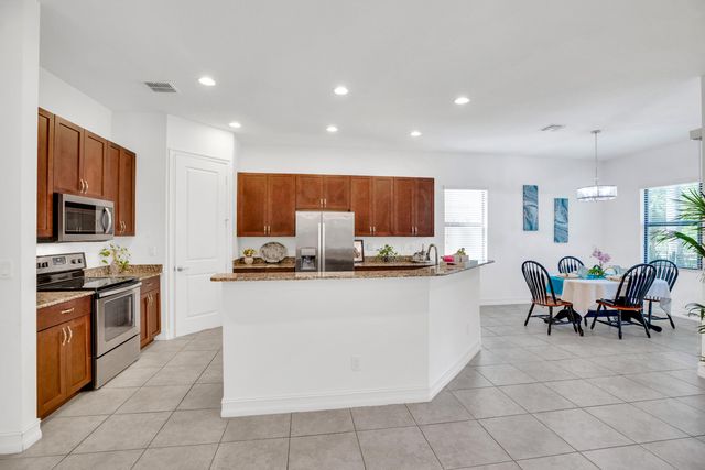 5585 40th Avenue, Vero Beach, FL 32967