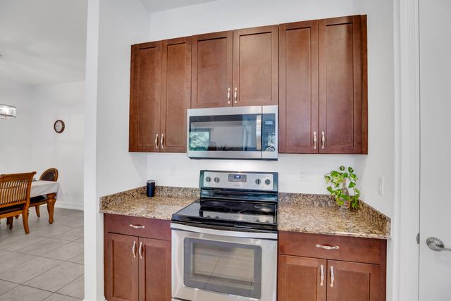 5585 40th Avenue, Vero Beach, FL 32967