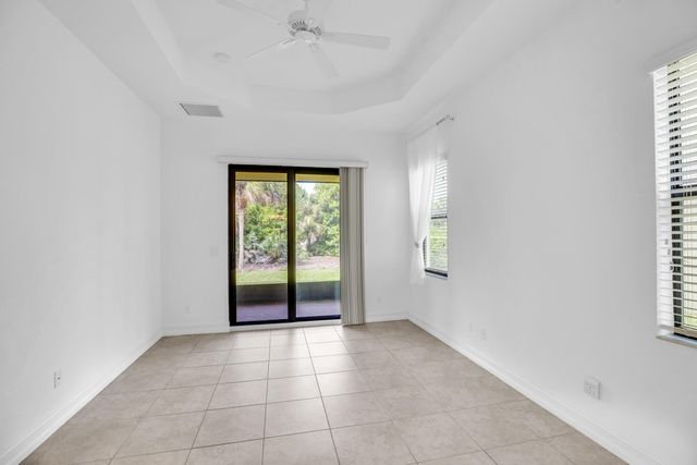 5585 40th Avenue, Vero Beach, FL 32967