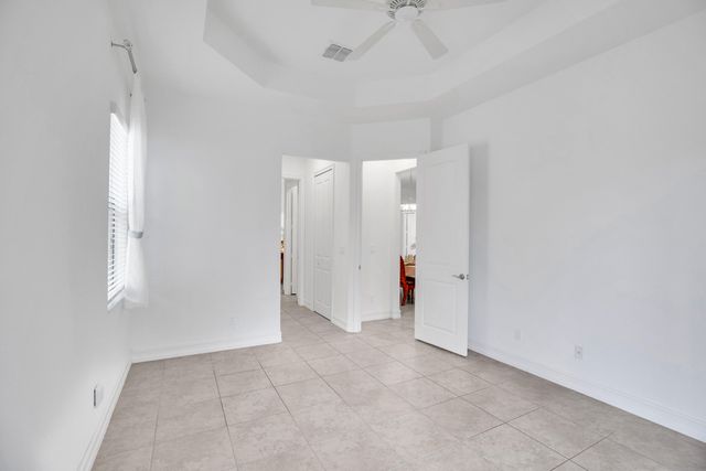 5585 40th Avenue, Vero Beach, FL 32967