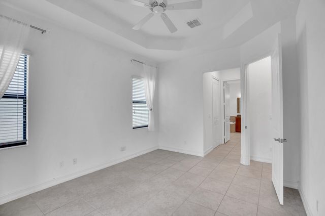 5585 40th Avenue, Vero Beach, FL 32967