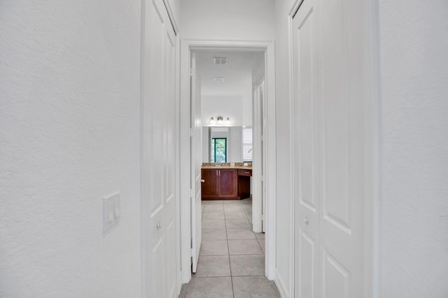 5585 40th Avenue, Vero Beach, FL 32967