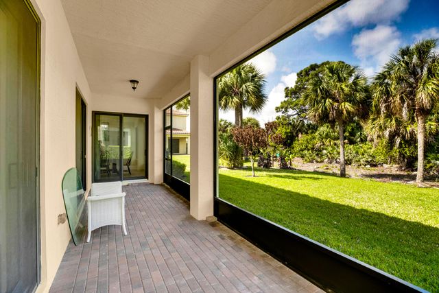 5585 40th Avenue, Vero Beach, FL 32967