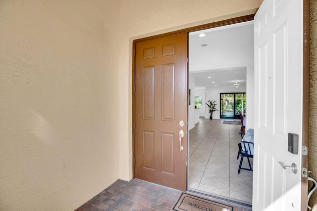 5585 40th Avenue, Vero Beach, FL 32967