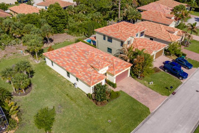 5585 40th Avenue, Vero Beach, FL 32967