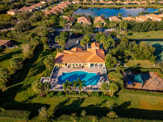 5585 40th Avenue, Vero Beach, FL 32967